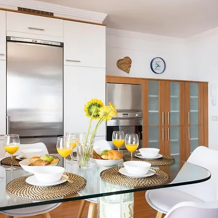 Home2book Sunny & Quiet House, Pool