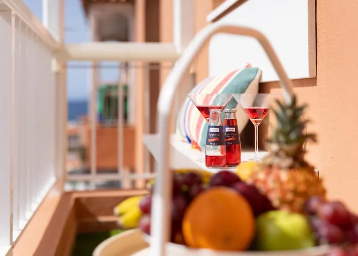 Apartment Home2book Sunny & Quiet House, Pool