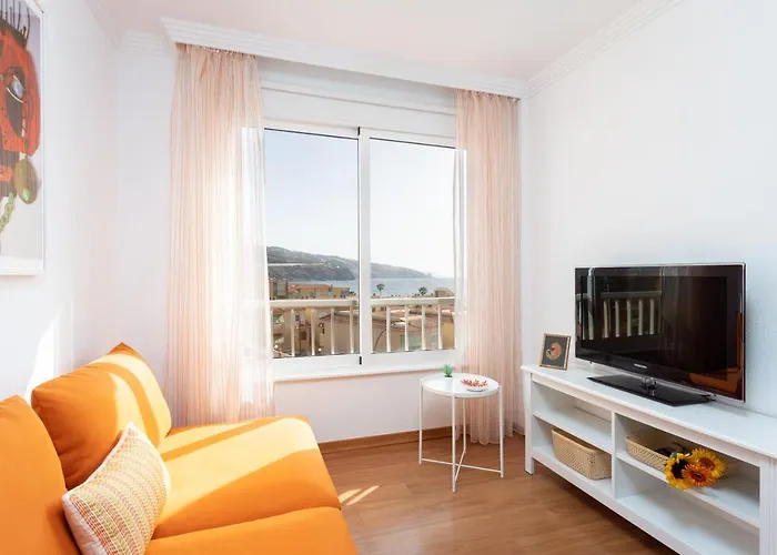 Home2book Sunny & Quiet House, Pool Apartament