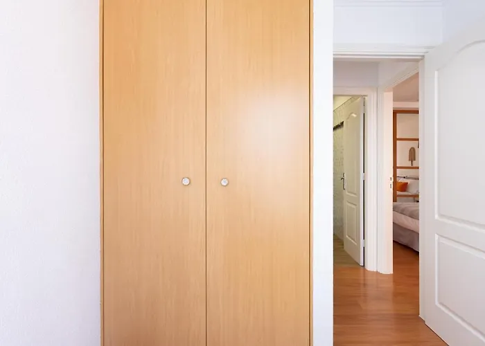 Home2book Sunny & Quiet House, Pool דירה