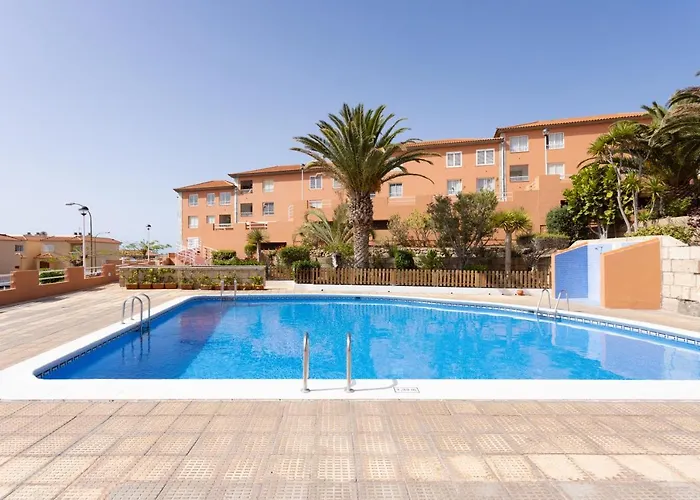 Home2book Sunny & Quiet House, Pool דירה