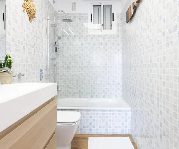 דירה Home2book Sunny & Quiet House, Pool